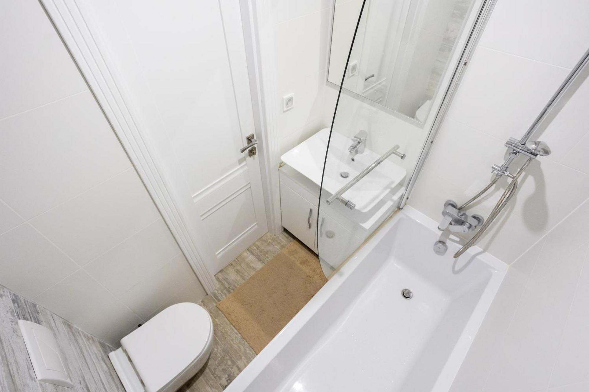 New With 2 Bedrooms In Apartment