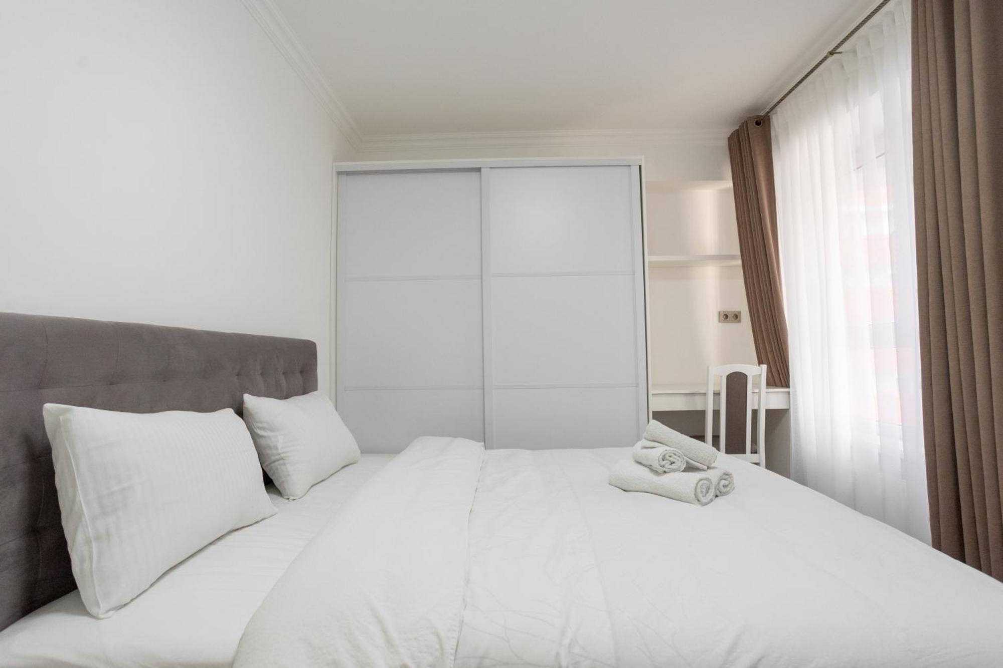 Apartment New With 2 Bedrooms In *
