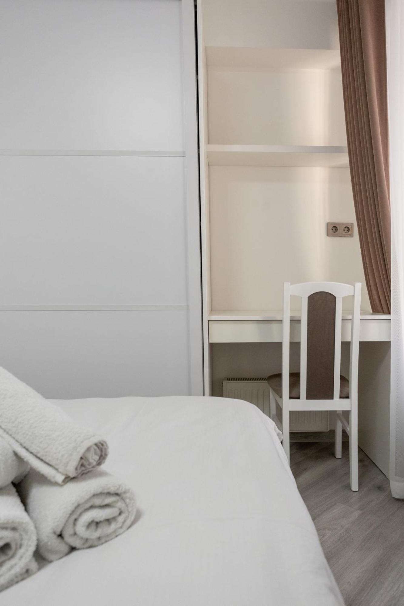 Apartment New With 2 Bedrooms In Kischinau